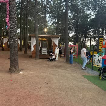 Garsonların Tutumu Ve Müşteri Memnuniyetsizliği Nefes Vadi Restaurantta Rahatsızlık