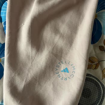 Adidas S***** M******** Eşofman Altında Yoğun Tüylenme Ve Müşteri Hizmetlerinde Hayal Kırıklığı