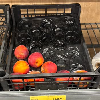 A101'de Çürümüş Ve Küflü Meyve-Sebze Satışıyla Karşılaştım