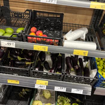 A101'de Çürümüş Ve Küflü Meyve-Sebze Satışıyla Karşılaştım