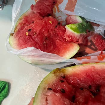 Migros'tan Aldığım Karpuz Bozuk Çıktı, Hayal Kırıklığına Uğradım