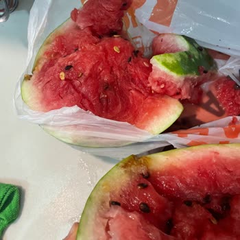 Migros'tan Aldığım Karpuz Bozuk Çıktı, Hayal Kırıklığına Uğradım