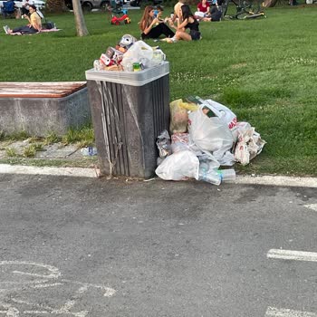 Caddebostan Sahilinde Artan Çevre Kirliliği Ve Yetersiz Temizlik