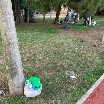 Caddebostan Sahilinde Artan Çevre Kirliliği Ve Yetersiz Temizlik