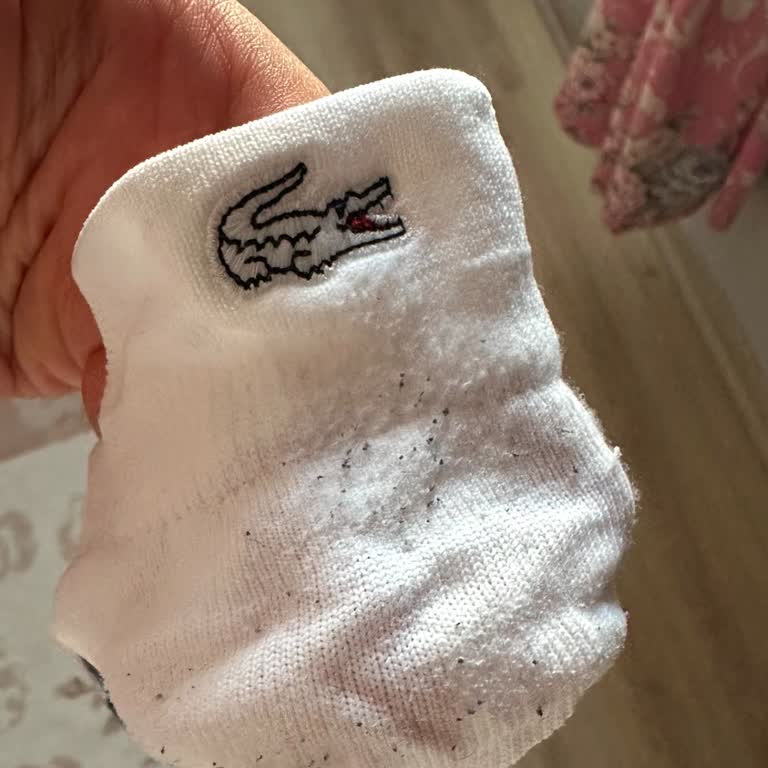 Lacoste Çorapta Beklenmedik Kalite Sorunu