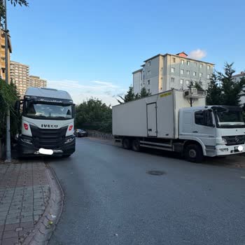 İstanbul  Ümraniye Kemerdere ve Saadet Sokakta Kaldırım Sorunu Güvenliği Tehdit Ediyor