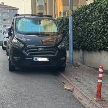 İstanbul Ümraniye Kemerdere ve Saadet Sokakta Kaldırım Sorunu Güvenliği Tehdit Ediyor