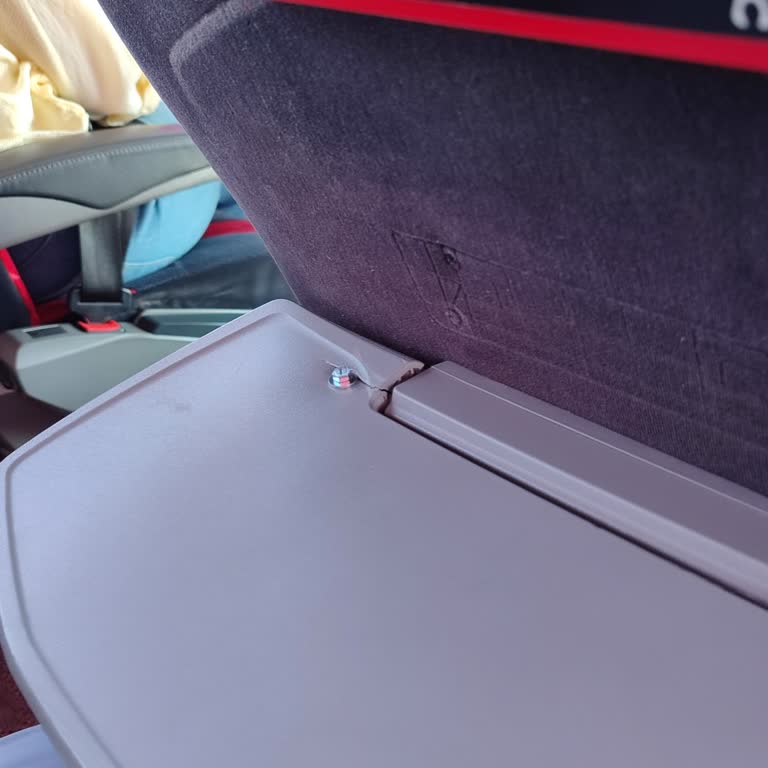 Eski Koltuklar Ve Yetersiz İkramlarla Hayal Kırıklığı