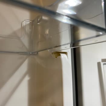 Yeni Aldığım Siemens Dolabın Kapağı Kırık Çıktı Değişim İstiyorum