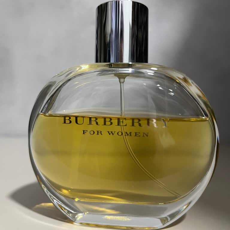 Aldığım Burberry Parfümün Kokusu Kalıcı Değil, Orijinalliğinden Şüpheliyim