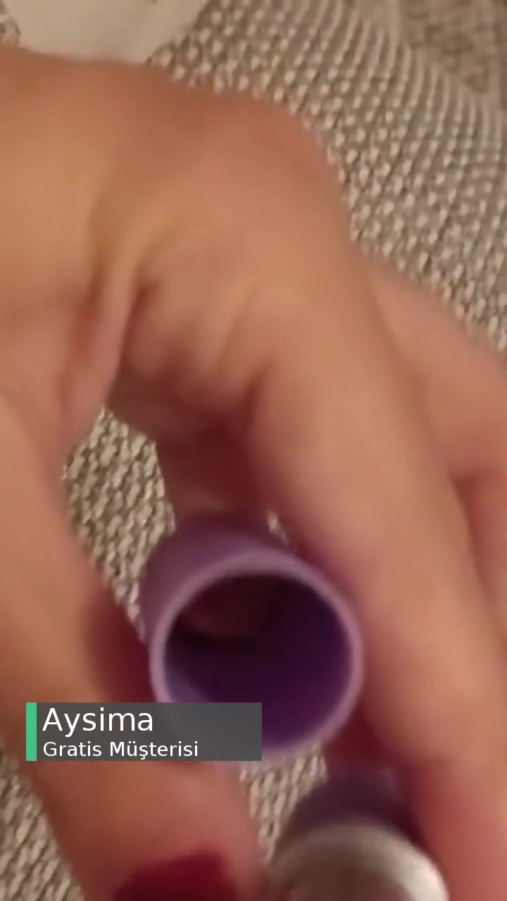 Gratis'ten Aldığım Ruj Kullanılacak Durumda Değil! videonun kapak resmi