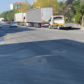 Kazı Sonrası Yolun Aylarca Onarılmaması Ulaşımı Ve Güvenliği Tehlikeye Atıyor