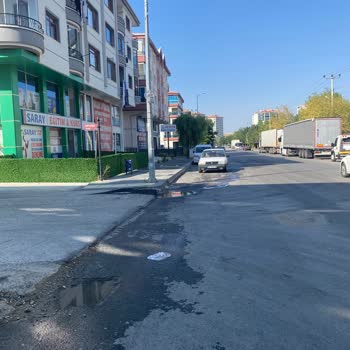 Kazı Sonrası Yolun Aylarca Onarılmaması Ulaşımı Ve Güvenliği Tehlikeye Atıyor