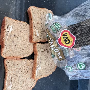 UNO Çok Tahıllı Ekmekte Kumaş Parçası Şoku: Gıda Güvenliği Tehlikede!