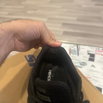 Kısa Sürede Yırtılan Skechers Ayakkabıya Garanti Desteği Sağlanmadı