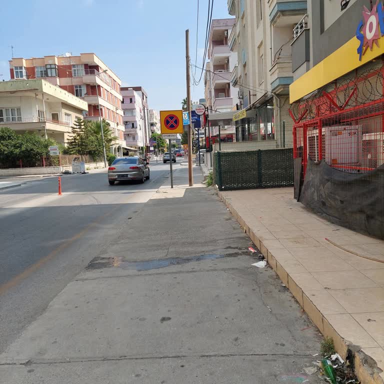 Otobüs Durağında Beklememize Rağmen Durmadı, Mağdur Olduk