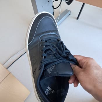 Adidas Ayakkabının İç Astarı Kısa Sürede Yırtıldı, Değişim Talebim Reddedildi