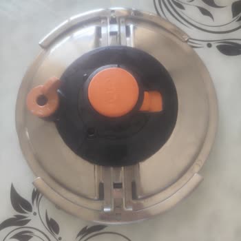 Ürünün Parçaları Dökülüyor, Servis İlgisiz Kaldı