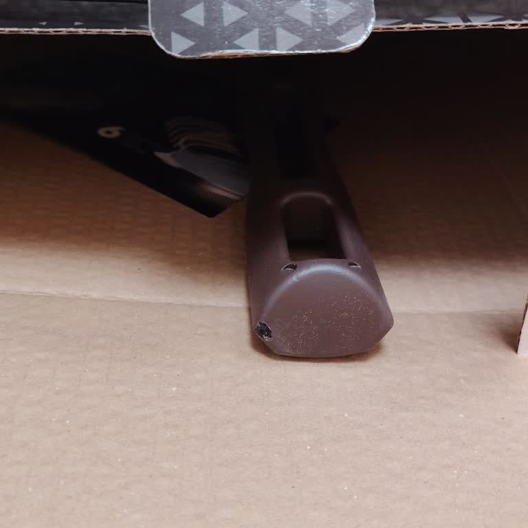 Kochler Aldığım Tencerenin Kulp Kaplaması İlk Günden Çıktı Ve Firma Dönüş Yapmıyor