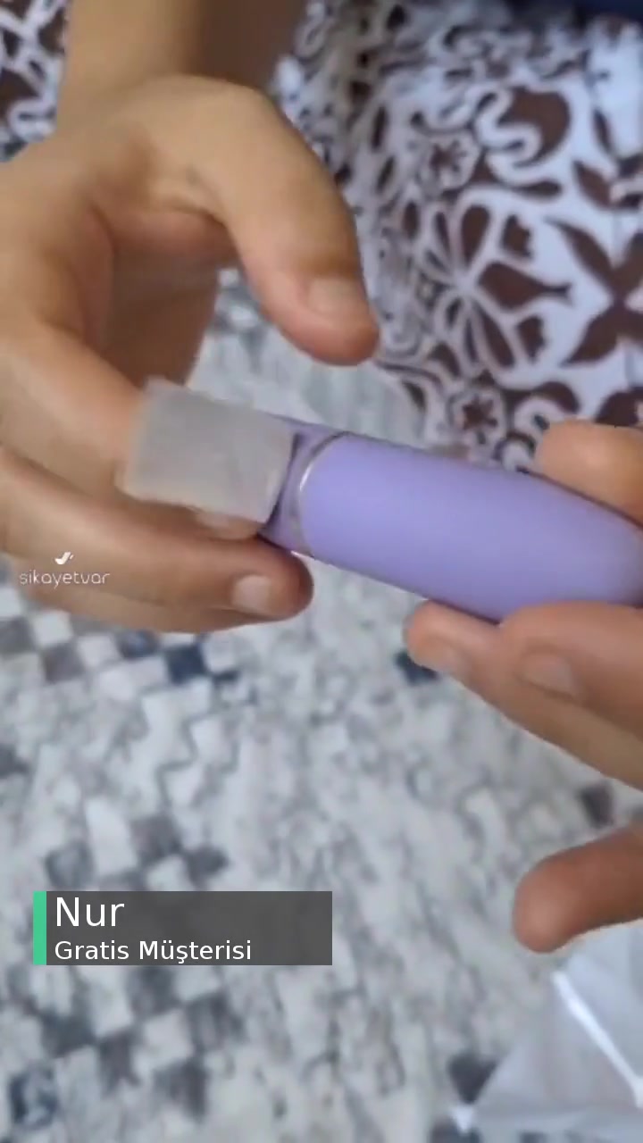 Gratis Ruj Kırılmış Olarak Geldi videonun kapak resmi