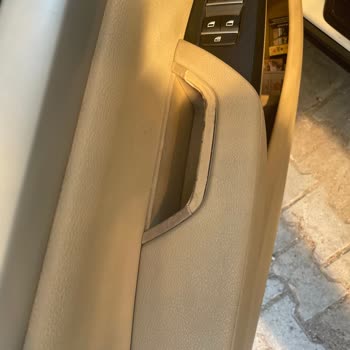 BMW X3 Kapı Kollarında Kronik Malzeme Sorunu Ve Kullanımda Rahatsızlık