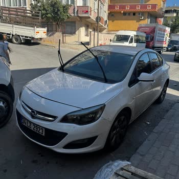 Aracımın Sileceği İzinsiz Kaldırıldı, Tartışma Yaşandı