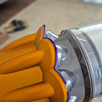I Face Cracks, Air Leaks, and Rubber Damage on My Dyson V12 Vacuum Within a Year