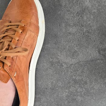 Satın Aldığım Ayakkabıda Kısa Sürede Dikiş Ve Taban Sorunu, Müşteri Hizmetlerinden Yanıt Alamadım