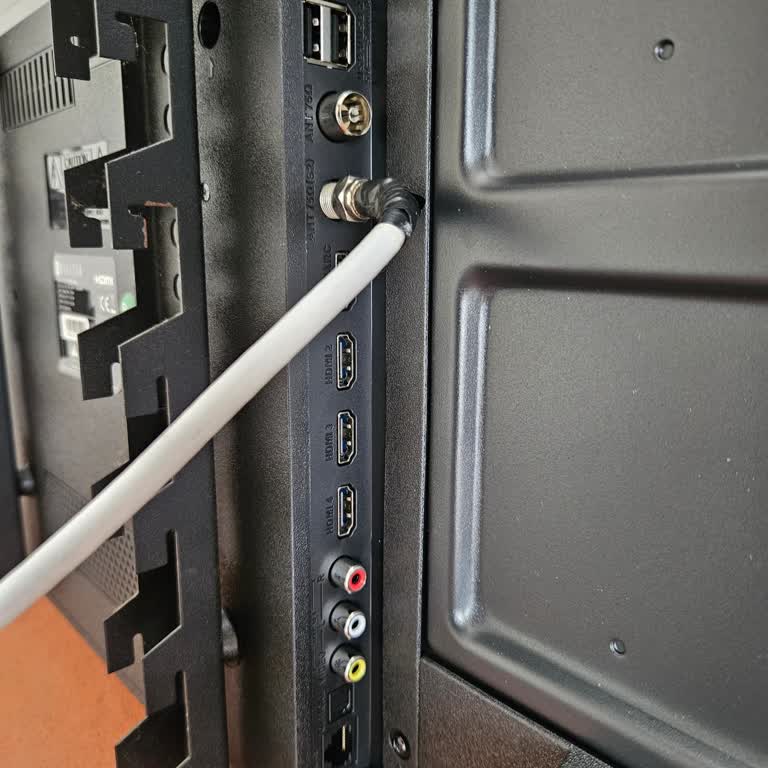 Aldığım Televizyonda Vaat Edilen Kulaklık Çıkışı Yok Müşteri Hizmetine Ulaşamıyorum