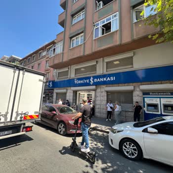 Yaşlı Müşteriye Banka Kapısı Kapalı: 85 Yaşındaki Babaannem Dışarıda Bekletildi
