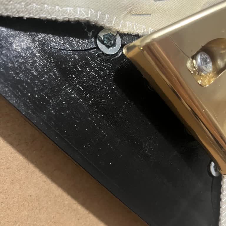 Aldığım Yatak Odası Takımının Parçaları Kısa Sürede Kırıldı, Parça Desteği Gecikiyor