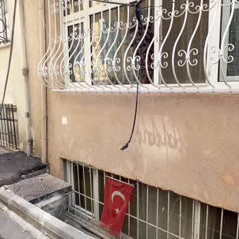 Kepçe Nedeniyle Kopan Kablolar 3 Gündür İnternetimizi Kesti, Mağduruz