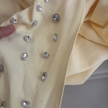 Açık Gelen Kargo, Lekeli Elbise Ve Çözümsüz İade Süreciyle Mağduriyet Yaşadım