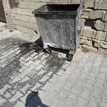 Çöp Kovası Kaynaklı Kötü Koku Ve Çevre Sorunu