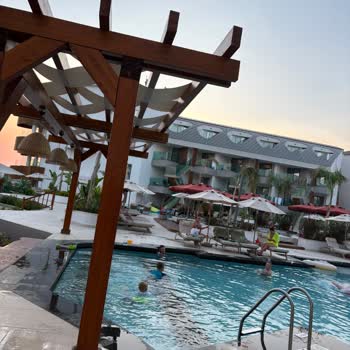 Oda Temizliği Gürültüsü Ve Havuzda Hijyen Sorunları