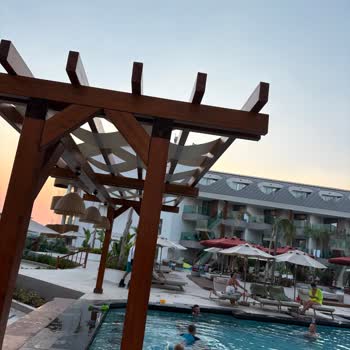 Oda Temizliği Gürültüsü Ve Havuzda Hijyen Sorunları