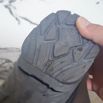 Altı Ayda Yırtılan Ayakkabı Hayal Kırıklığı Yarattı