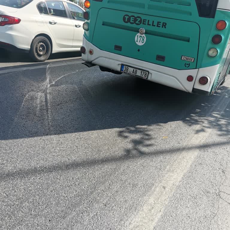 Otobüs Şoförünün Dikkatsizliği Ve Yolcu Güvenliği Endişesi