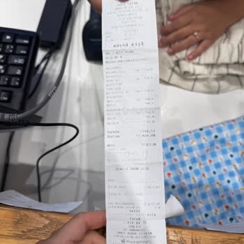 Dagi Keten Şort İlk Giyişte Yırtıldı, Mağaza Çözüm Sunmadı