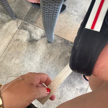 Aldığım Terlik Kısa Sürede Bozuldu, Firma İletişime Geçmedi