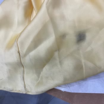 Defolu Elbise İki Kez Gönderildi, Müşteri Mağdur Edildi