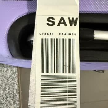 Ajet, Yalnız Seyahat Eden Çocuğun Valiz Hasarını Karşılamadı