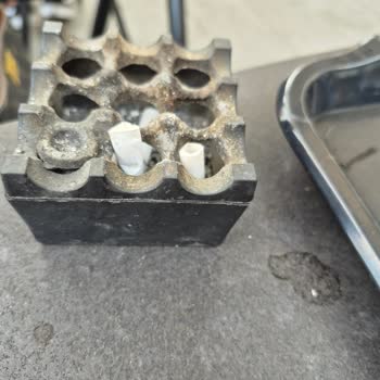 Adana Real Starbucks Dış Alanında Temizlik Ve İlgi Sorunu