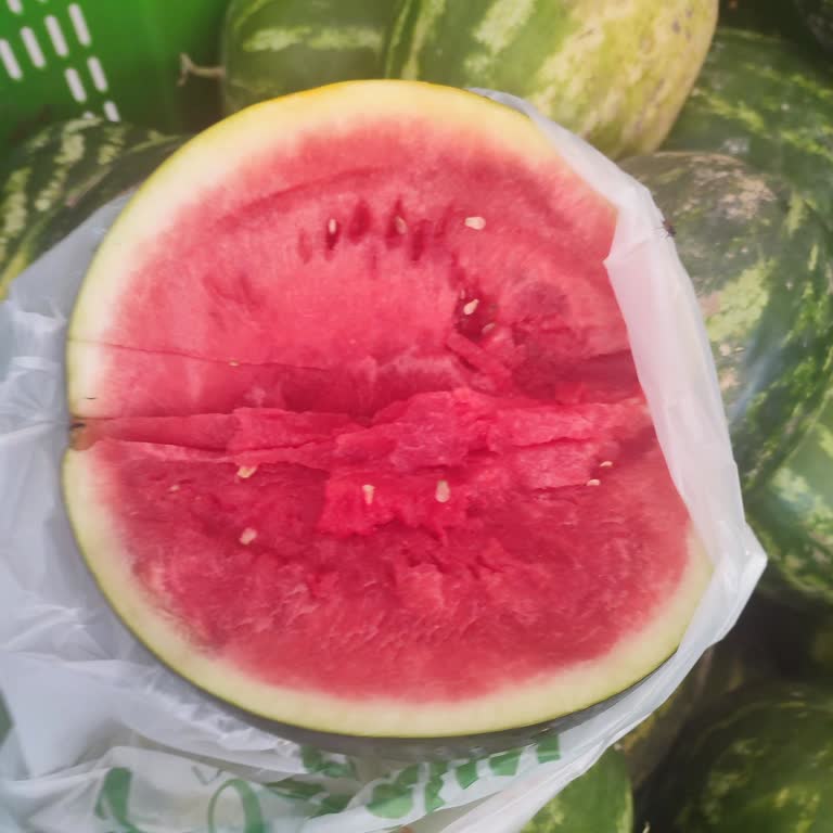 Hakmar Express Şubesinde Bozuk Ürün Ve Müdürün Kaba Davranışıyla Karşılaştım