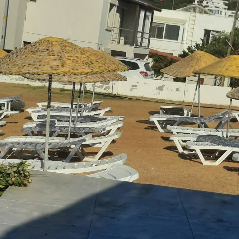 Ardıç Plajı'ndaki Bakımsızlık Ve İlgisizlik Hayal Kırıklığı Yarattı