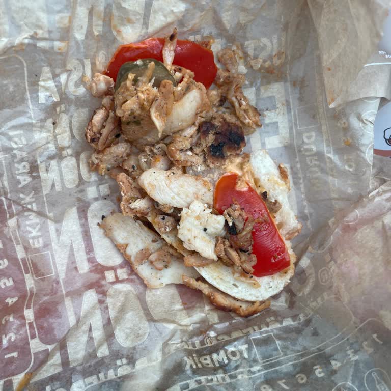 Usta Dönerci'de Kötü Ürün Ve İlgisiz Hizmet Deneyimi