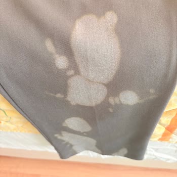 OMO Sıvı Deterjan Kıyafetlerimi Geri Dönülmez Şekilde Zarar Verdi