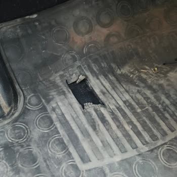 Renault Aracımın Paspasları Kısa Sürede Delindi