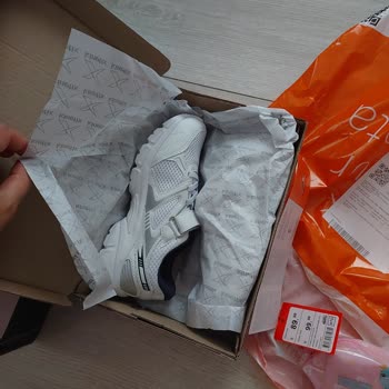 FLO Ayakkabı Tamamen Yanlış Ürünlerle Elime Ulaştı