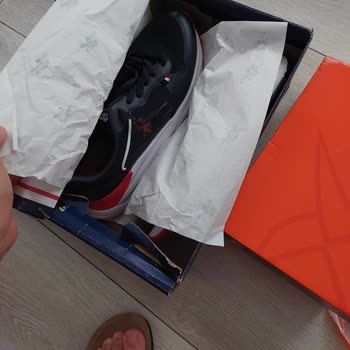 FLO Ayakkabı Tamamen Yanlış Ürünlerle Elime Ulaştı